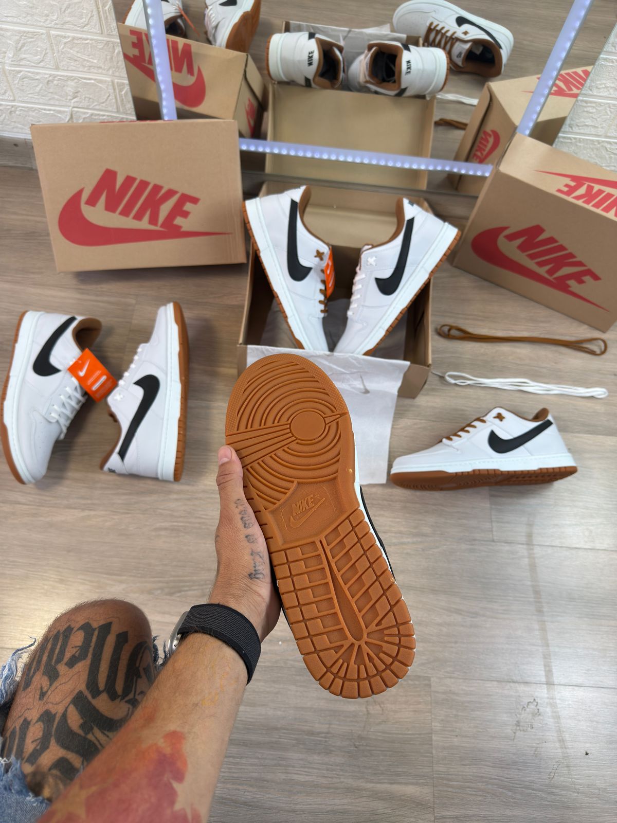 Tênis Nike SB Dunk Low Pro Branco Preto Caramelo Tamanho Especial Premium